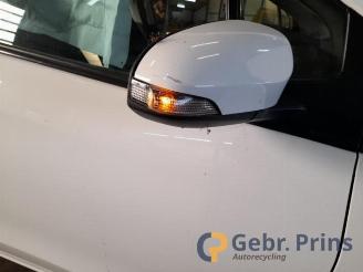 Toyota Yaris Yaris III (P13), Hatchback, 2010 / 2020 1.0 12V VVT-i picture 11