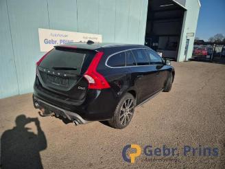 Coche siniestrado Volvo V-60 V60 I (FW/GW), Combi, 2010 / 2018 2.4 D6 20V AWD Twin Engine Plug-in Hybrid 2015/9
