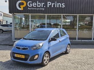 krockskadad bil auto Kia Picanto 1.0 12V Hatchback  Benzine 998cc 51kW (69pk) FWD 2012/3