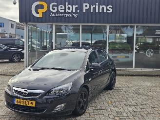 krockskadad bil auto Opel Astra 1.4 Turbo 16V Hatchback 4Dr Benzine 1.364cc 88kW (120pk) FWD 2011/10