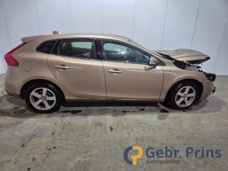 Vrakbiler auto Volvo V-40 V40 (MV), Hatchback 5-drs, 2012 / 2019 1.6 T3 GTDi 16V 2013/6