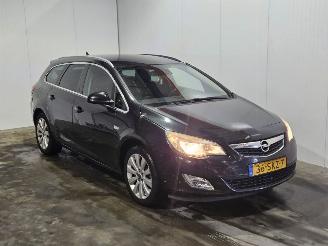 skadebil auto Opel Astra 1.4 Turbo 16V Combi/o  Benzine 1.364cc 103kW (140pk) FWD 2011/10