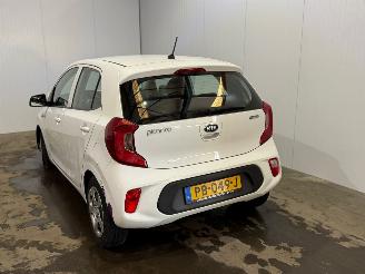 krockskadad bil auto Kia Picanto 1.0 12V Hatchback  Benzine 998cc 49kW (67pk) FWD 2017/5