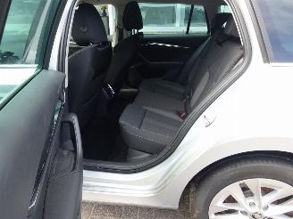 Skoda Octavia Combi 1.0 e-TSI Business Edition Plus picture 9