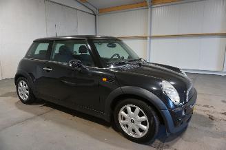 Mini Mini 1.6 66kW ONE SALT picture 2