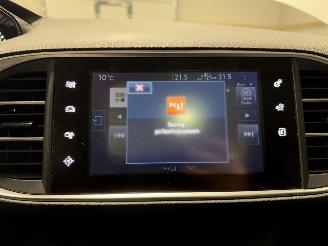 Peugeot 308 1.2 PureTech 81kW Panodak Blue Lion picture 17