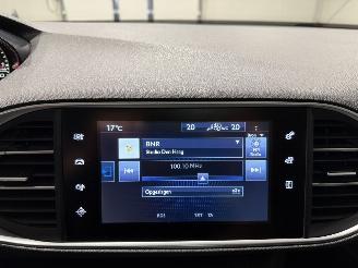 Peugeot 308 1.2 e-THP 96 KW Airco Premiere picture 25