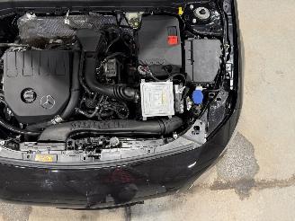 Mercedes A-klasse 200 120kW Automaat Business Solution AMG Upgrade picture 29