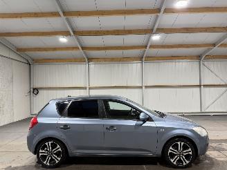 Vrakbiler auto Kia Cee d 1.4 80kW Airco X-Tra 2007/4