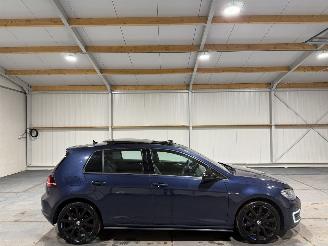 damaged passenger cars Volkswagen Golf GTE 1.4TSI 110kW Automaat Pano 2015/9