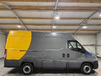 uszkodzony samochody ciężarowe Iveco Daily 3.0CNG 100kW Airco H3 2018/2