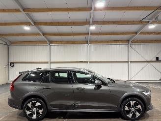 krockskadad bil auto Volvo V-60 Cross Country 2.0B5 184kW Automaat AWD Pro 2021/2