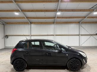 Voiture accidenté Opel Corsa 1.4-16V 74kW Anniversary Edition 2012/5