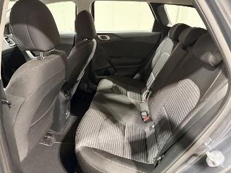 Kia Ceed 1.5T-GDI 118kW Camera Dynamicline picture 35