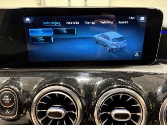 Mercedes A-klasse 200 120kW Pano Business Solution AMG picture 34
