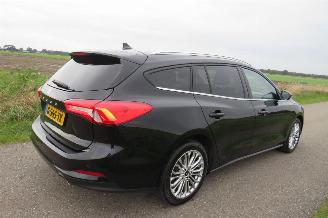 Vaurioauto  passenger cars Ford Focus 1.0 92kw euro 6 Eco Boost Titanium Business Camera Navigatie  12-2019 2019/12