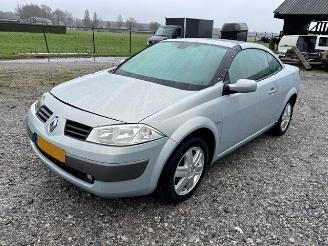 Uttjänta bilar auto Renault Mégane coupe cabrio automaat 2004/1
