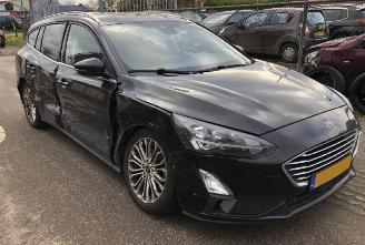 Ford Focus Focus Focus Wagon 1.0 EcoBoost Titanium Business picture 4