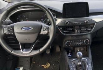 Ford Focus Focus Focus Wagon 1.0 EcoBoost Titanium Business picture 9