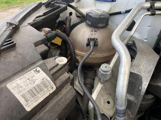 Peugeot 308 308 SW 1.2 PureTech Blue Lease Executive picture 13