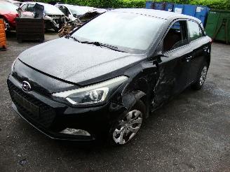 Hyundai I-20  picture 1