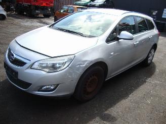 Coche accidentado Opel Astra  2013/1