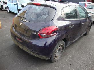 Peugeot 208  picture 4
