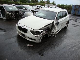 krockskadad bil oplegger BMW 1-serie  2015/1