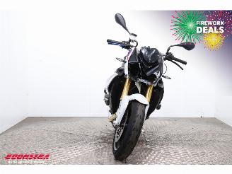 BMW S 1000 R Akrapovic ABS Dynamic Pakket picture 6