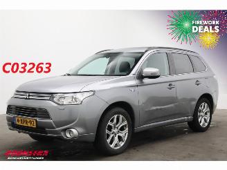 Vaurioauto  passenger cars Mitsubishi Outlander 2.0 PHEV Instyle Schuifdak Leder Navi Clima Cruise Camera SHZ AHK 2014/10