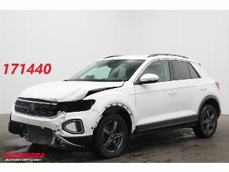 Coche accidentado Volkswagen T-Roc 1.5 TSI DSG Life Edition LED ACC Virtual Navi Clima SHZ PDC 2024/10