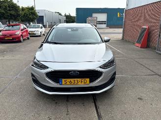 damaged passenger cars Ford Focus  2022/12
