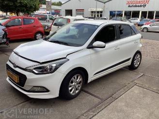 Uttjänta bilar auto Hyundai I-20 i20 (GBB), Hatchback, 2014 / 2020 1.0 T-GDI 100 12V 2016/9