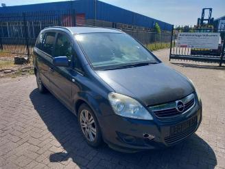 Opel Zafira  picture 1