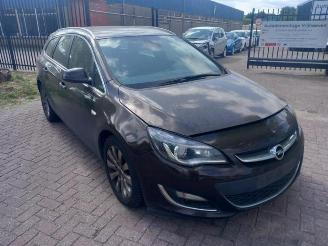 Uttjänta bilar auto Opel Astra Astra J Sports Tourer (PD8/PE8/PF8), Combi, 2010 / 2015 1.7 CDTi 16V 2013/1