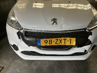 Peugeot 208 1.2 VTI  Active picture 4