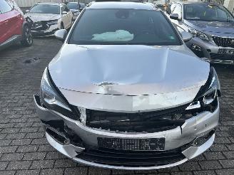 Opel Astra Sports Tourer 1.2 Ultimate picture 2