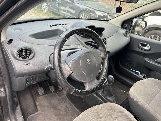 Renault Twingo 1.2-16V Authentique picture 10