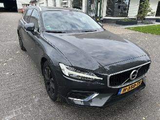 Volvo V-60 2.0 D 3  Momentum picture 3