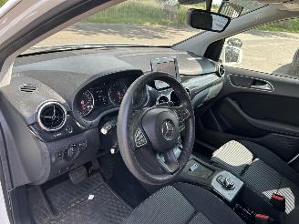 Mercedes B-klasse 220 D  Automaat picture 12