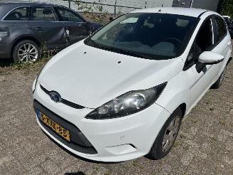 krockskadad bil auto Ford Fiesta 1.6 TDCI 2010/10