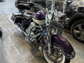 krockskadad bil motor Harley-Davidson Road King FLHRC 2009/3