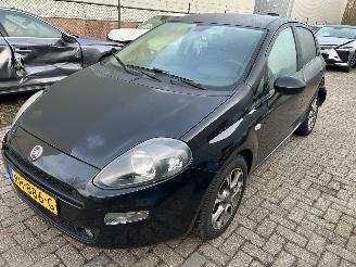 skadebil auto Fiat Punto 0.9 2017/11
