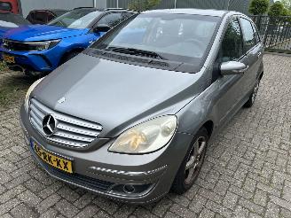 skadebil auto Mercedes B-klasse 170 2005/5