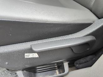 Volkswagen Transporter 2.0TDI AUT. 3persoons Highline Navi Clima picture 23