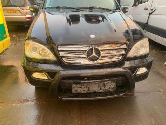 Vrakbiler auto Mercedes ML ML I (163), SUV, 1998 / 2005 400 4.0 CDI V8 32V 2004/0