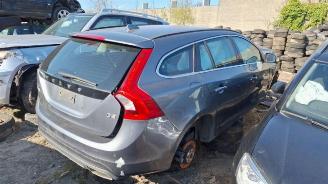 Volvo V-60 V60 I (FW/GW), Combi, 2010 / 2018 2.0 D2 16V picture 2