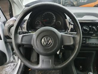 Volkswagen Up! Move BlueMotion picture 21