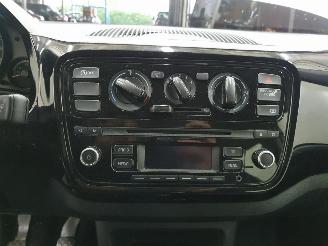 Volkswagen Up! Move BlueMotion picture 15