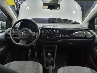 Volkswagen Up! Move BlueMotion picture 26